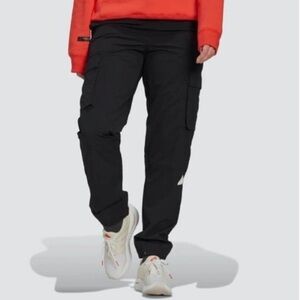 NWT Adidas Women’s Belted Waist Cargo Pants in Black